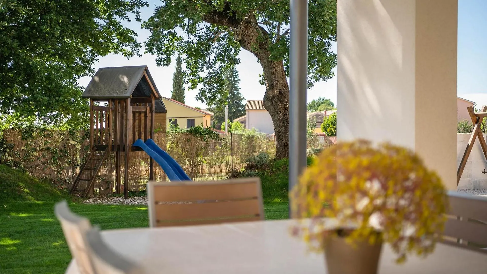 Villa Lounge Kapelana With Private Pool, Basketball, Volleyball & Football Juršići