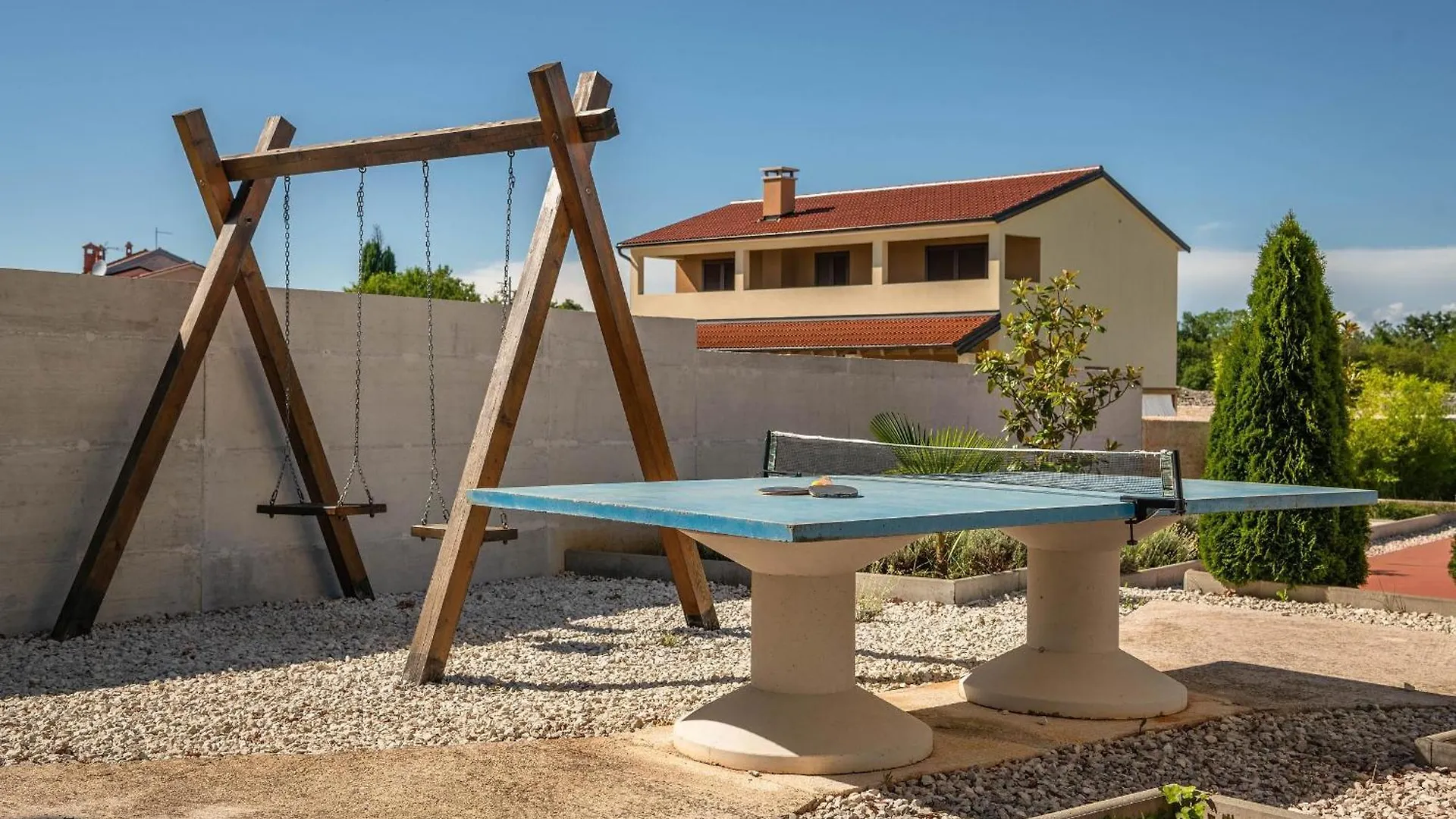 Villa Lounge Kapelana With Private Pool, Basketball, Volleyball & Football Juršići