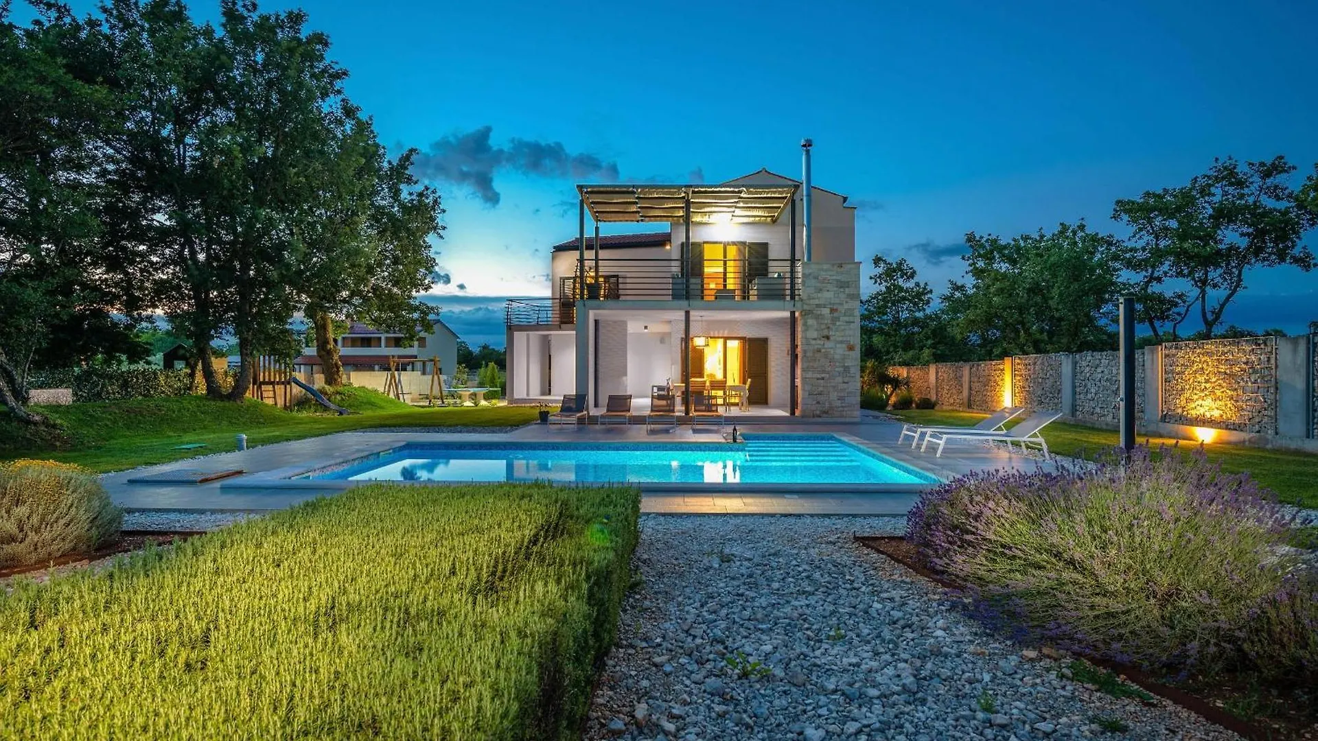 Villa Lounge Kapelana With Private Pool, Basketball, Volleyball & Football Juršići